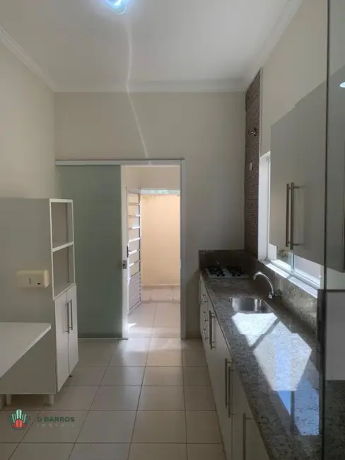 Foto 3 de Casa de Condomínio com 3 quartos à venda, 250m2 em Tremembe - SP