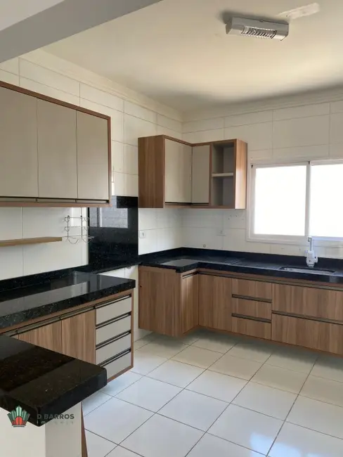 Foto 1 de Casa de Condomínio com 3 quartos à venda, 120m2 em Vila Areao, Taubate - SP