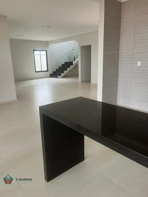 Foto 2 de Casa de Condomínio com 3 quartos à venda, 280m2 em Jardim Julieta, Taubate - SP