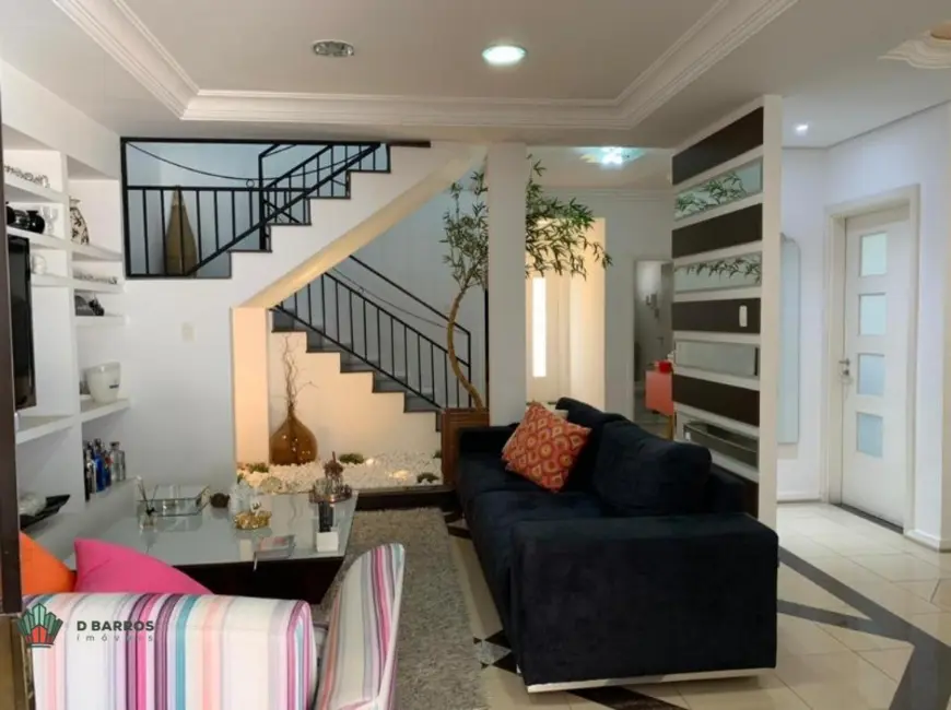 Foto 5 de Casa de Condomínio com 3 quartos à venda, 289m2 em Vila São Geraldo, Taubate - SP