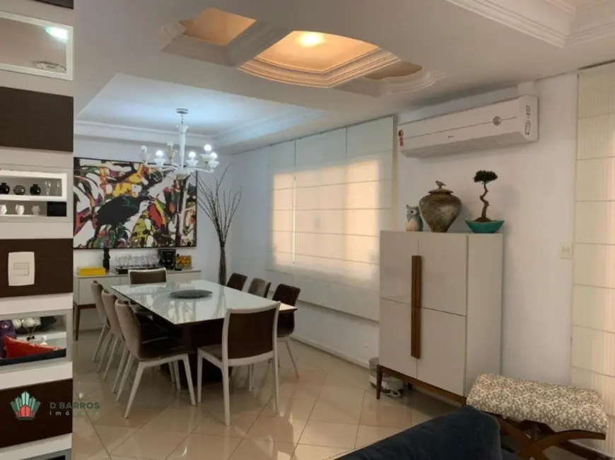 Foto 3 de Casa de Condomínio com 3 quartos à venda, 289m2 em Vila São Geraldo, Taubate - SP