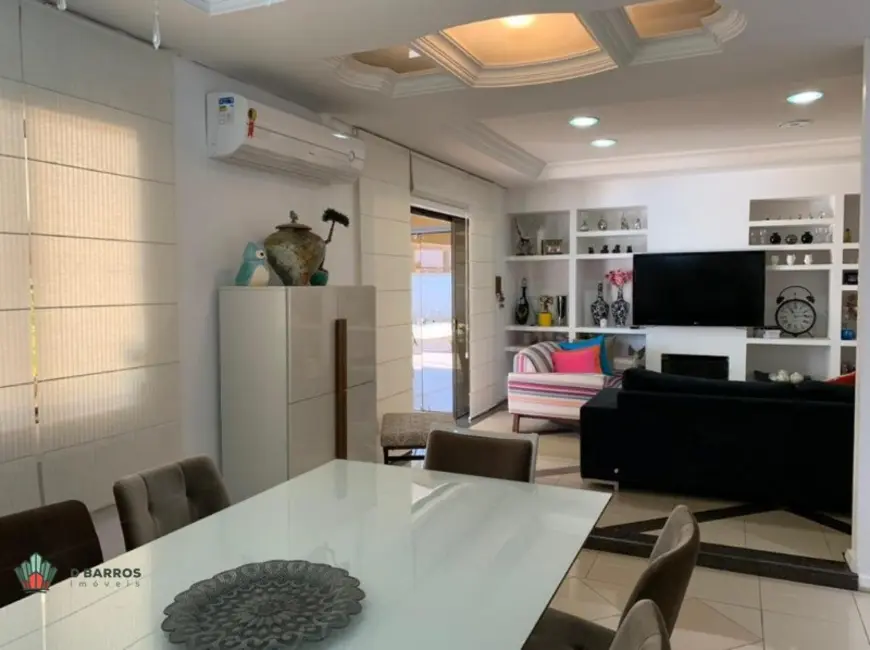 Foto 2 de Casa de Condomínio com 3 quartos à venda, 289m2 em Vila São Geraldo, Taubate - SP