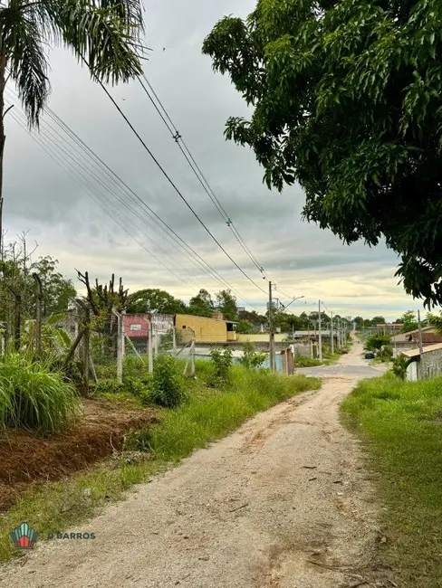 Foto 1 de Terreno / Lote à venda, 250m2 em Tremembe - SP