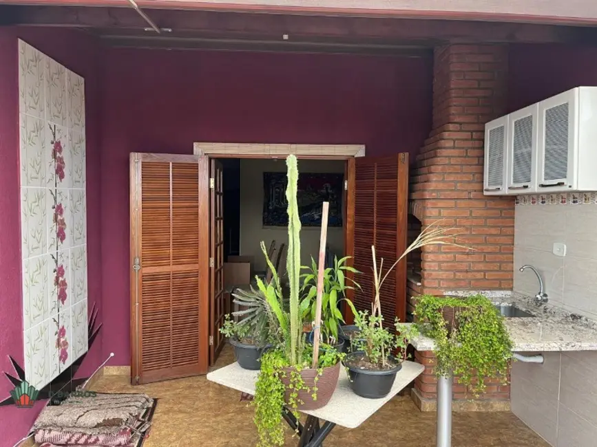 Foto 5 de Casa com 2 quartos para alugar, 100m2 em Parque São Luís, Taubate - SP