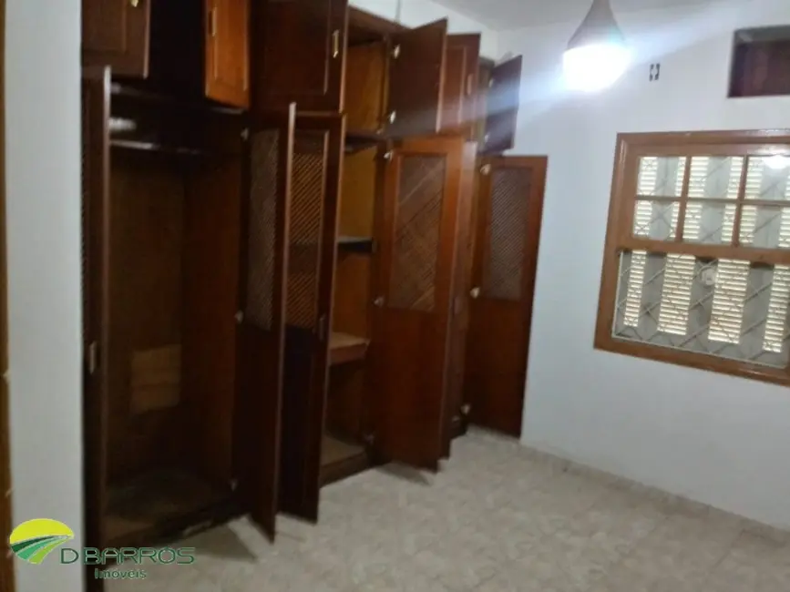 Foto 4 de Casa com 4 quartos à venda, 280m2 em Centro, Tremembe - SP
