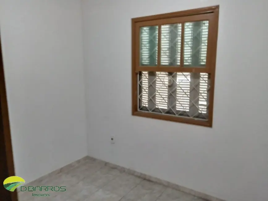 Foto 2 de Casa com 4 quartos à venda, 280m2 em Centro, Tremembe - SP