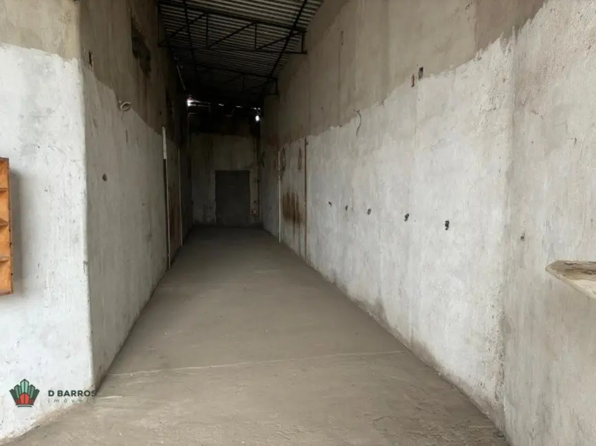 Foto 4 de Armazém / Galpão à venda, 300m2 em Tremembe - SP