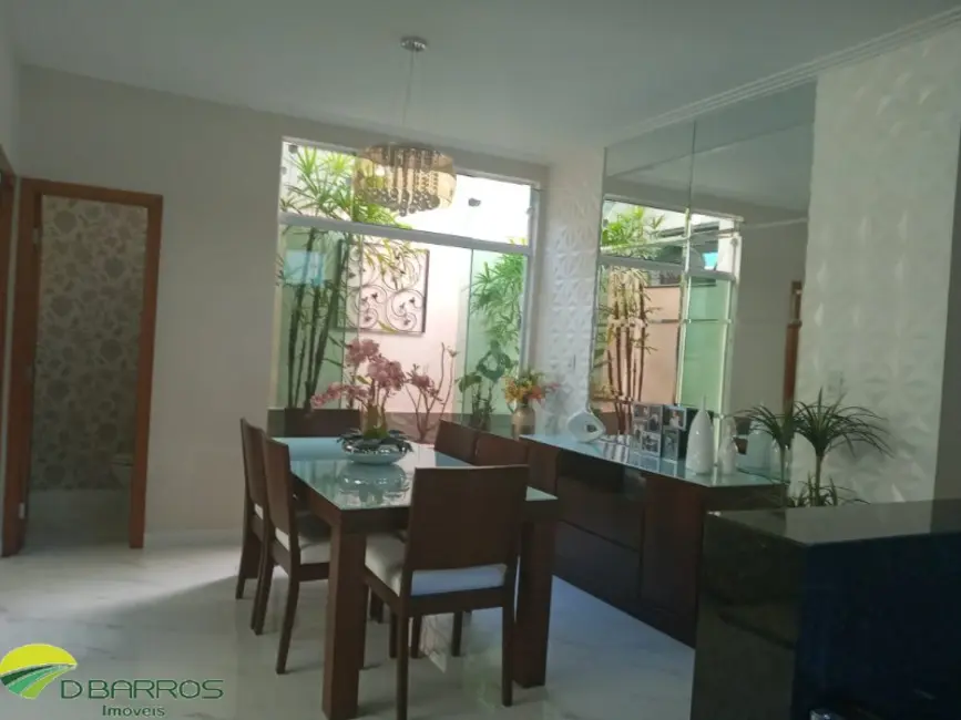 Foto 5 de Casa com 3 quartos à venda, 220m2 em Tremembe - SP