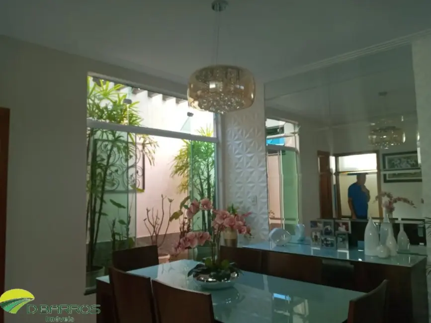 Foto 4 de Casa com 3 quartos à venda, 220m2 em Tremembe - SP