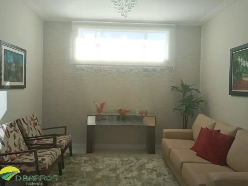 Foto 2 de Casa com 3 quartos à venda, 220m2 em Tremembe - SP
