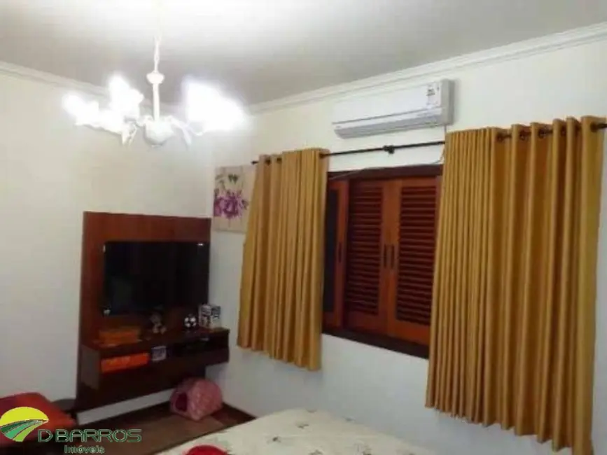 Foto 5 de Casa com 4 quartos à venda e para alugar, 380m2 em Independência, Taubate - SP