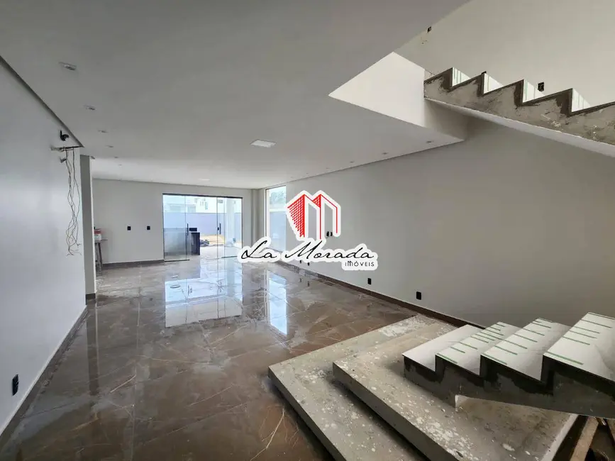 Foto 2 de Casa com 3 quartos à venda, 245m2 em Ponta Negra, Manaus - AM