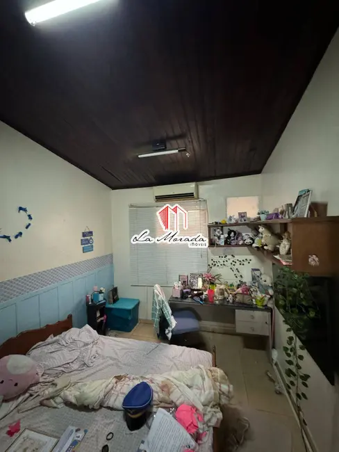 Casa com 3 quartos à venda, 350m2 em Centro, Manaus - AM - imagem 3 Foto 3 de Casa com 3 quartos à venda, 350m2 em Centro, Manaus - AM