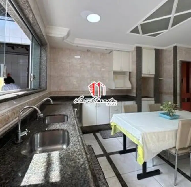 Foto 4 de Casa com 4 quartos à venda, 300m2 em Parque 10 de Novembro, Manaus - AM