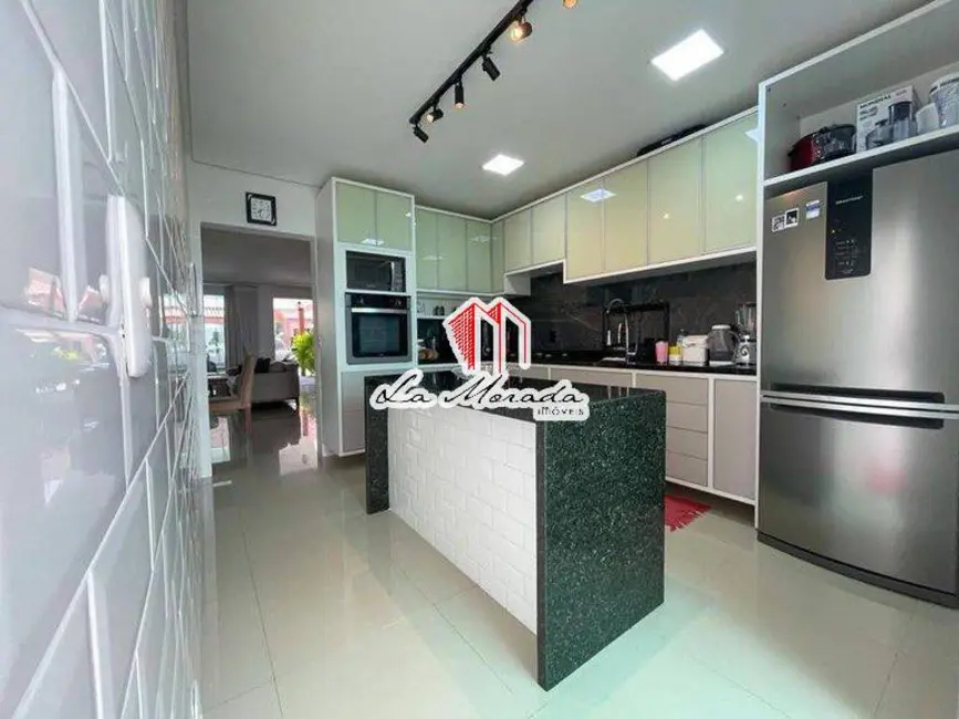 Casa com 3 quartos à venda, 171m2 em Flores, Manaus - AM - imagem 4 Foto 4 de Casa com 3 quartos à venda, 171m2 em Flores, Manaus - AM