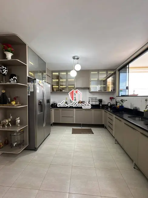 Foto 3 de Casa com 4 quartos à venda, 490m2 em Ponta Negra, Manaus - AM