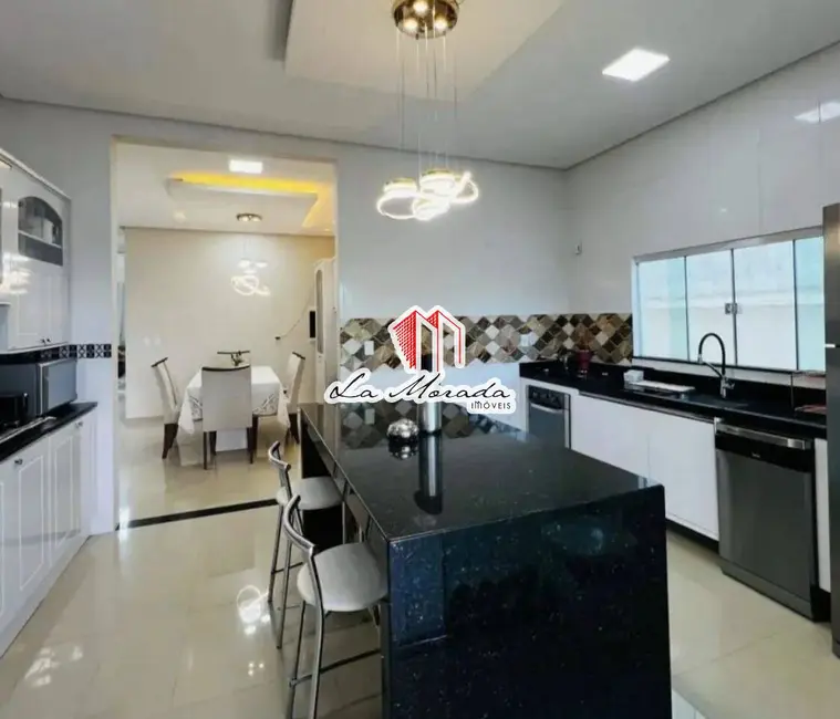 Foto 4 de Casa com 3 quartos à venda, 165m2 em Ponta Negra, Manaus - AM