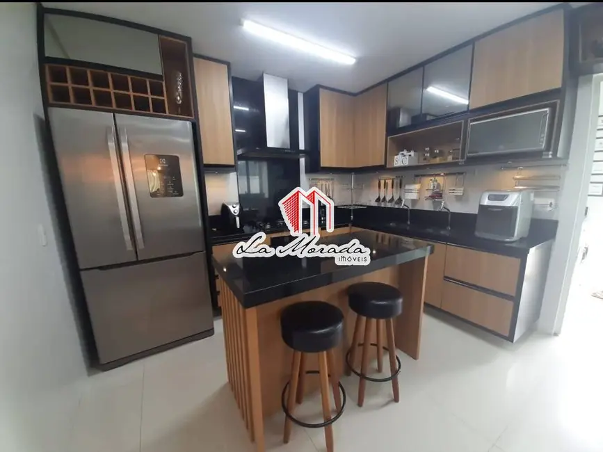 Foto 2 de Casa com 4 quartos à venda, 293m2 em Ponta Negra, Manaus - AM