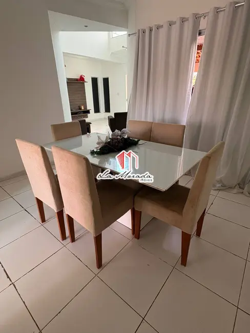 Foto 3 de Casa de Condomínio com 4 quartos à venda, 250m2 em Tarumã, Manaus - AM