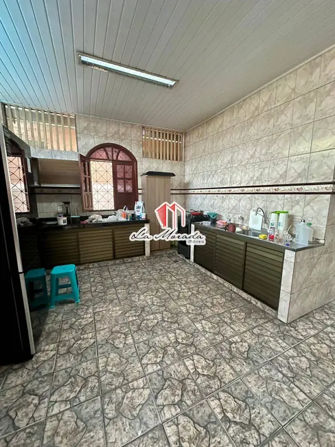 Foto 4 de Casa com 3 quartos à venda, 180m2 em Flores, Manaus - AM