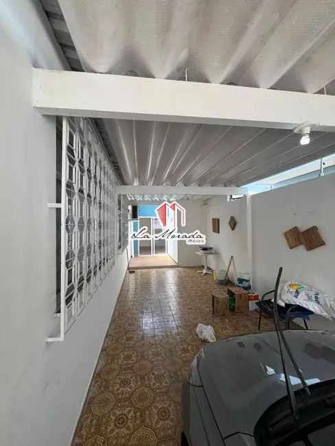Casa com 5 quartos para alugar, 200m2 em Nossa Senhora das Graças, Manaus - AM - imagem 9 Foto 9 de Casa com 5 quartos para alugar, 200m2 em Nossa Senhora das Graças, Manaus - AM