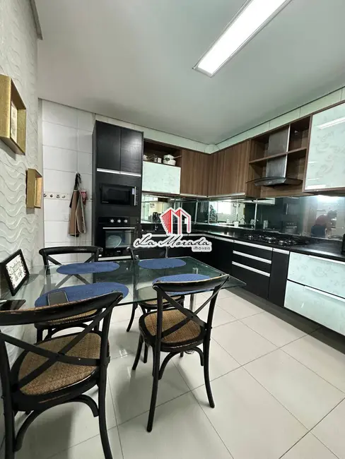 Casa de Condomínio com 4 quartos para alugar, 406m2 em Flores, Manaus - AM - imagem 8 Foto 8 de Casa de Condomínio com 4 quartos para alugar, 406m2 em Flores, Manaus - AM