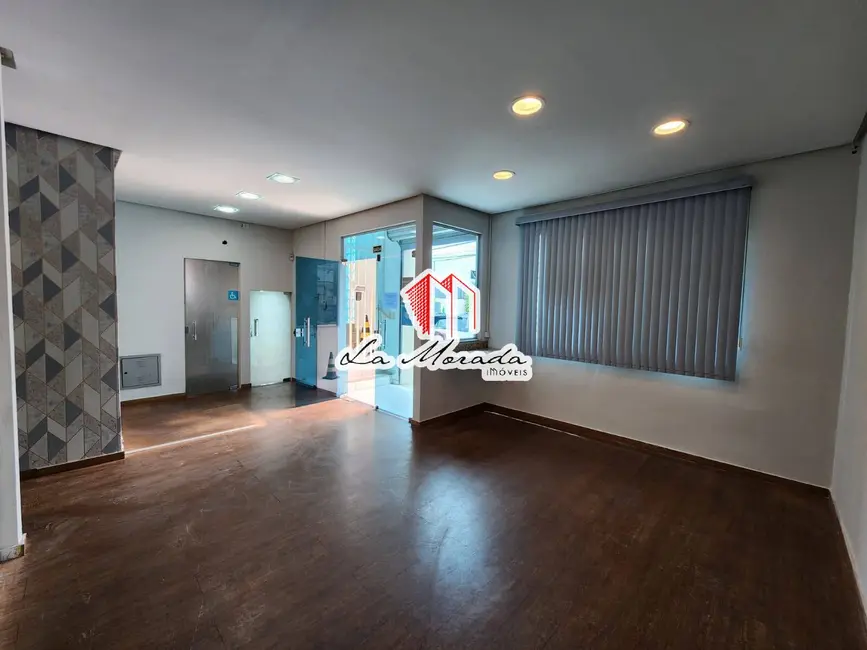 Sala Comercial para alugar, 180m2 em Nossa Senhora das Graças, Manaus - AM - imagem 3 Foto 3 de Sala Comercial para alugar, 180m2 em Nossa Senhora das Graças, Manaus - AM