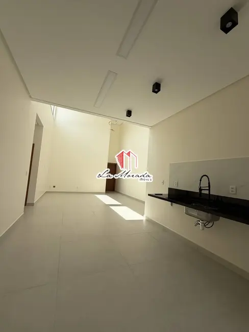 Foto 2 de Casa com 3 quartos à venda, 155m2 em Ponta Negra, Manaus - AM