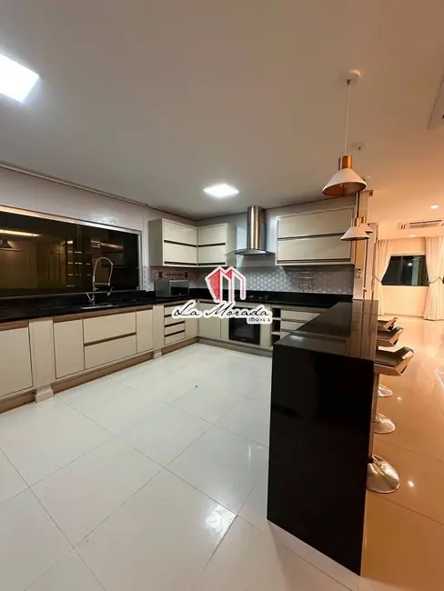Casa com 4 quartos à venda, 350m2 em Ponta Negra, Manaus - AM - imagem 6 Foto 6 de Casa com 4 quartos à venda, 350m2 em Ponta Negra, Manaus - AM