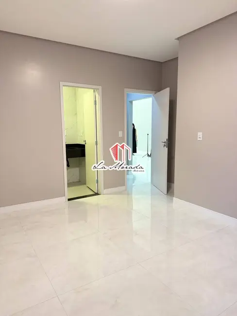 Casa com 3 quartos à venda, 178m2 em Ponta Negra, Manaus - AM - imagem 3 Foto 3 de Casa com 3 quartos à venda, 178m2 em Ponta Negra, Manaus - AM