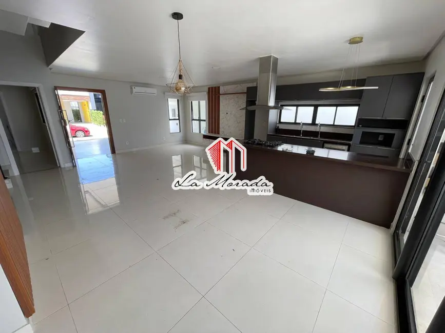 Foto 4 de Casa com 4 quartos à venda, 250m2 em Ponta Negra, Manaus - AM