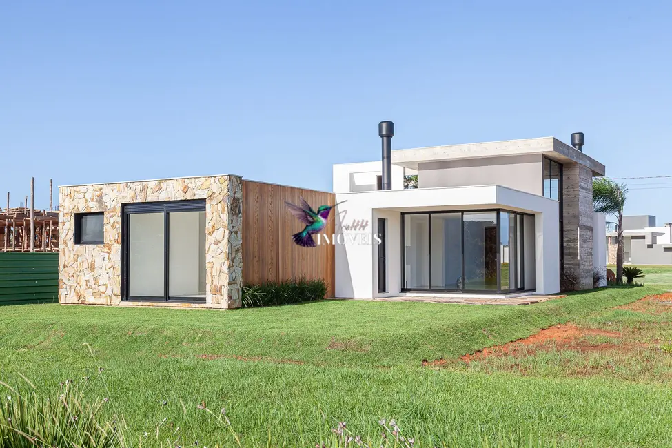 Casa com 3 quartos à venda, 204m2 em Torres - RS - imagem 3 Foto 3 de Casa com 3 quartos à venda, 204m2 em Torres - RS