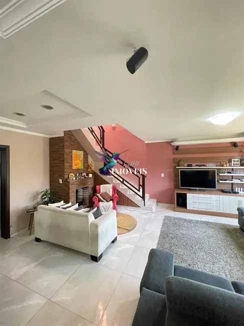 Casa com 4 quartos à venda, 240m2 em Centro, Torres - RS - imagem 6 Foto 6 de Casa com 4 quartos à venda, 240m2 em Centro, Torres - RS
