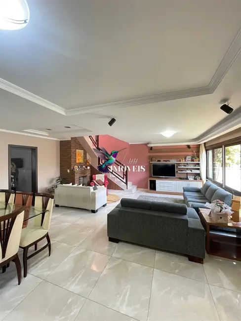 Casa com 4 quartos à venda, 240m2 em Centro, Torres - RS - imagem 4 Foto 4 de Casa com 4 quartos à venda, 240m2 em Centro, Torres - RS