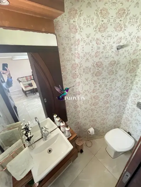 Casa com 4 quartos à venda, 240m2 em Centro, Torres - RS - imagem 8 Foto 8 de Casa com 4 quartos à venda, 240m2 em Centro, Torres - RS