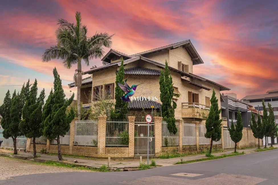 Foto 2 de Casa com 3 quartos à venda, 394m2 em Vila Eunice Nova, Cachoeirinha - RS