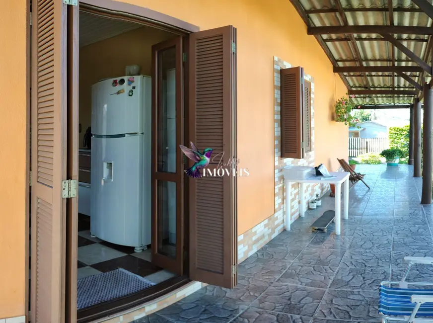 Foto 2 de Casa com 3 quartos à venda, 2500m2 em Guaiba - RS