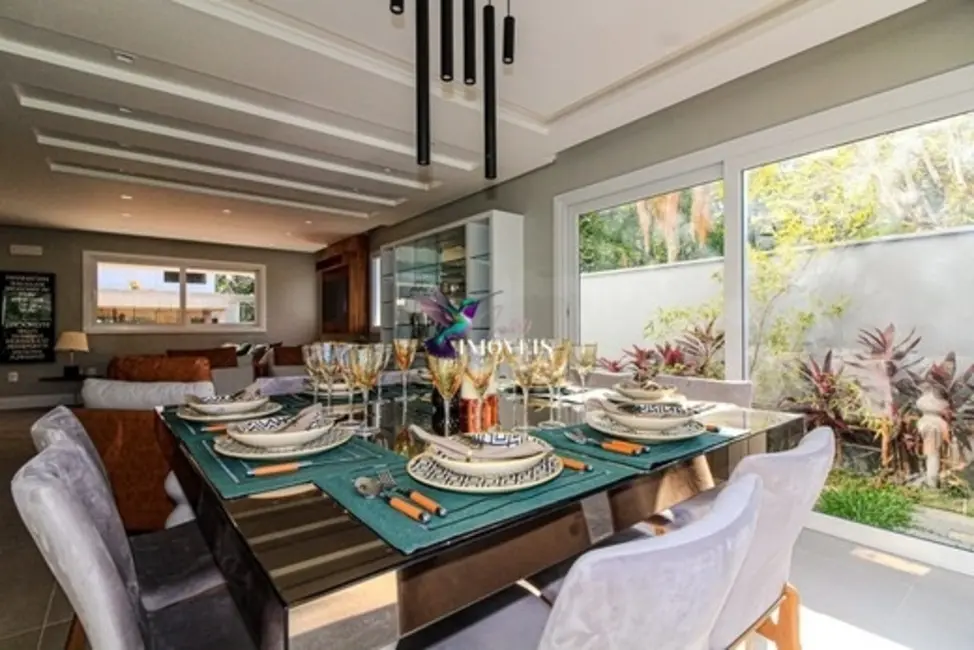 Foto 9 de Casa de Condomínio com 3 quartos à venda, 300m2 em Pedra Redonda, Porto Alegre - RS