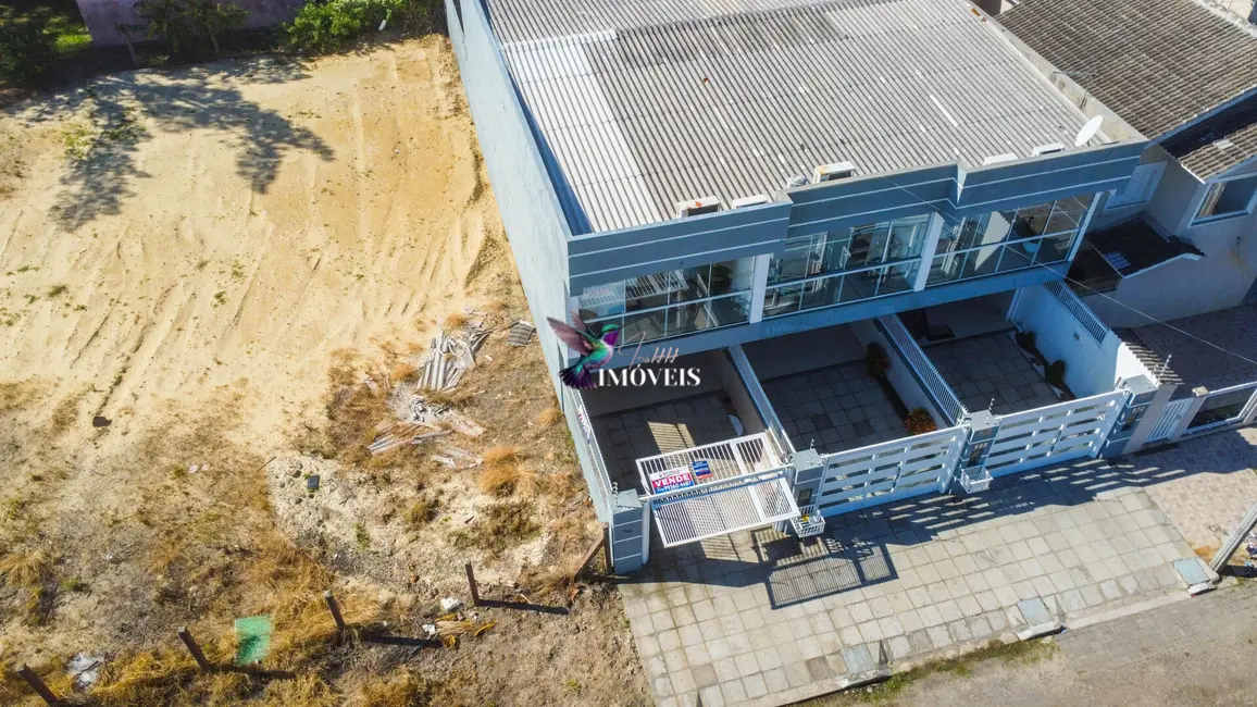 Casa com 2 quartos à venda, 165m2 em Centro, Tramandai - RS - imagem 5 Foto 5 de Casa com 2 quartos à venda, 165m2 em Centro, Tramandai - RS