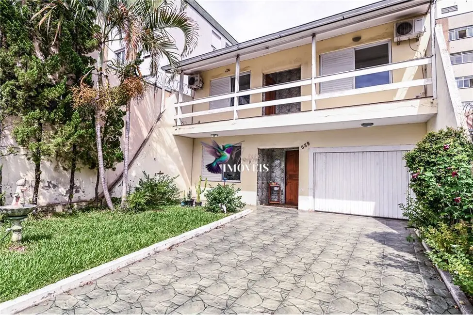 Casa com 2 quartos à venda, 149m2 em Passo da Areia, Porto Alegre - RS - imagem 4 Foto 4 de Casa com 2 quartos à venda, 149m2 em Passo da Areia, Porto Alegre - RS