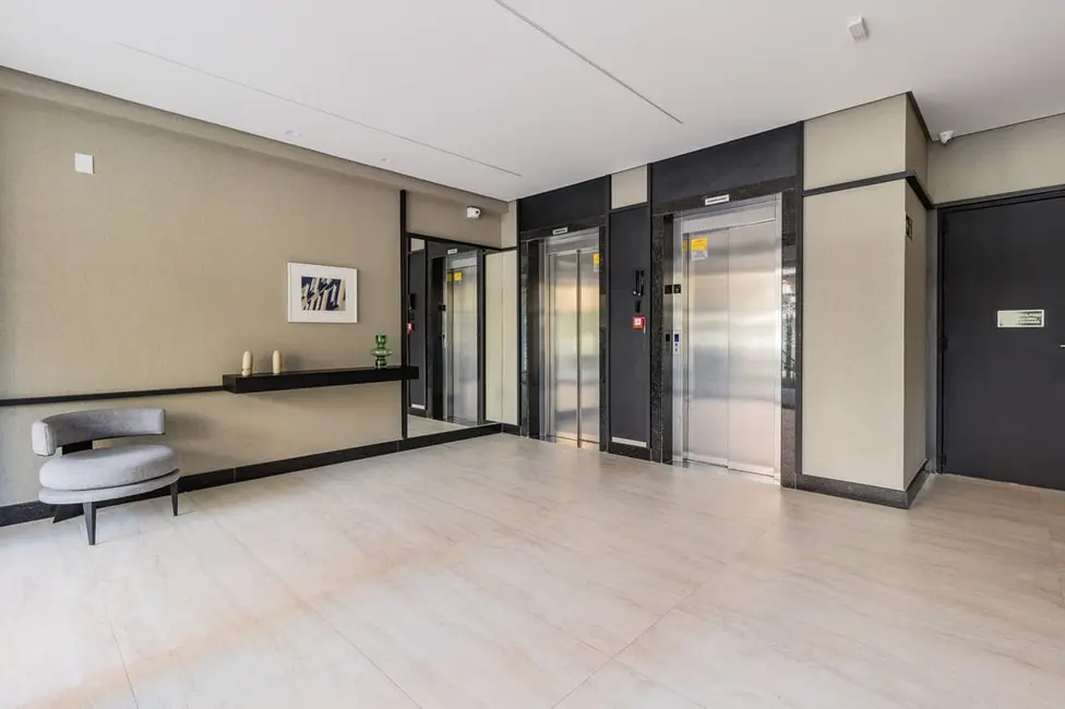 Apartamento com 3 quartos à venda, 130m2 em Petrópolis, Porto Alegre - RS - imagem 7 Foto 7 de Apartamento com 3 quartos à venda, 130m2 em Petrópolis, Porto Alegre - RS