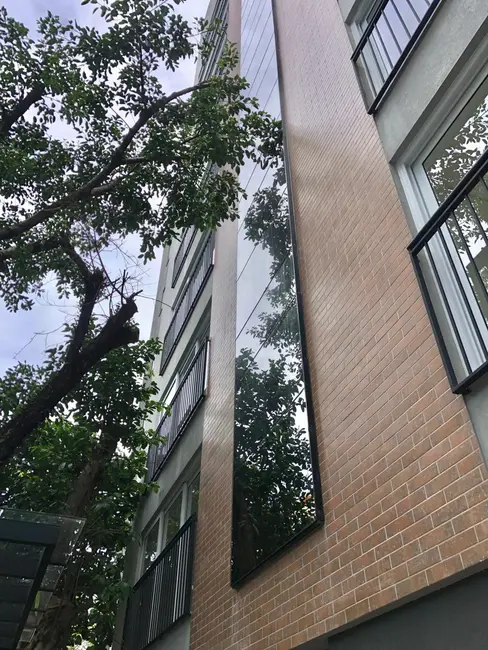 Apartamento com 2 quartos à venda, 63m2 em Menino Deus, Porto Alegre - RS - imagem 4 Foto 4 de Apartamento com 2 quartos à venda, 63m2 em Menino Deus, Porto Alegre - RS