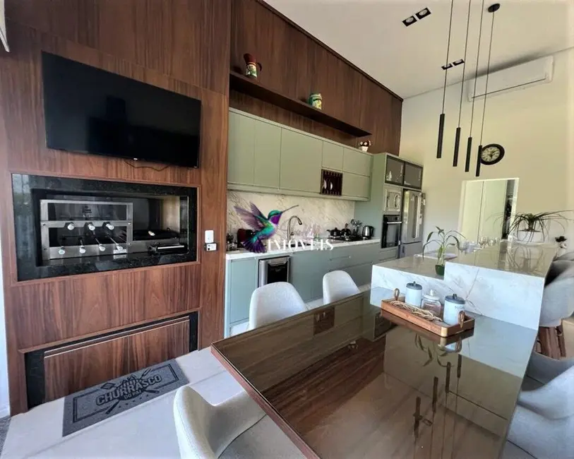 Foto 8 de Casa com 3 quartos à venda, 196m2 em Torres - RS