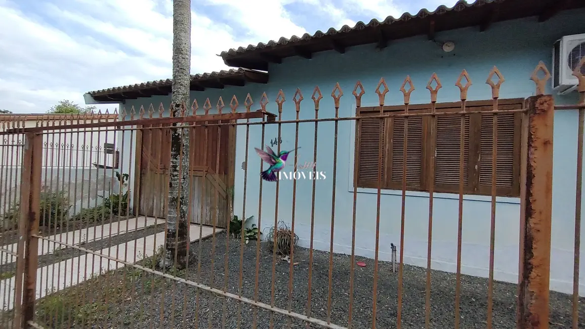 Foto 1 de Casa com 2 quartos à venda, 185m2 em Guaiba - RS