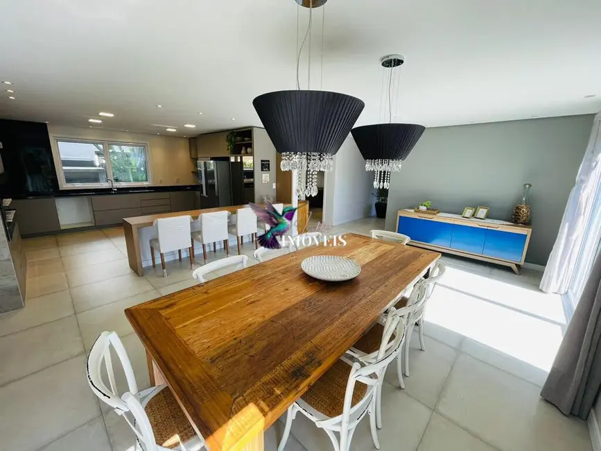 Foto 6 de Casa com 5 quartos à venda, 441m2 em Capao Da Canoa - RS