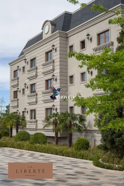 Apartamento com 4 quartos à venda, 214m2 em Centro, Gramado - RS - imagem 3 Foto 3 de Apartamento com 4 quartos à venda, 214m2 em Centro, Gramado - RS