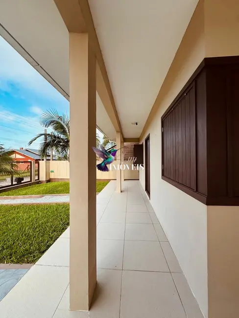 Casa com 3 quartos à venda, 167m2 em Torres - RS - imagem 4 Foto 4 de Casa com 3 quartos à venda, 167m2 em Torres - RS