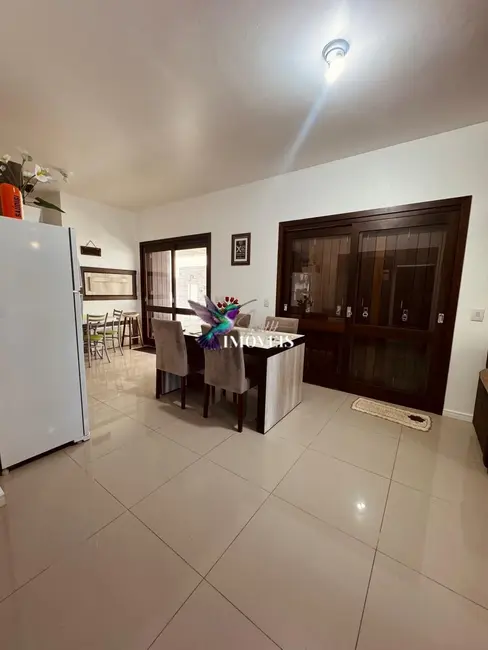 Casa com 3 quartos à venda, 167m2 em Torres - RS - imagem 6 Foto 6 de Casa com 3 quartos à venda, 167m2 em Torres - RS