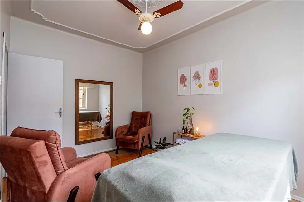 Casa com 4 quartos à venda, 98m2 em Petrópolis, Porto Alegre - RS - imagem 2 Foto 2 de Casa com 4 quartos à venda, 98m2 em Petrópolis, Porto Alegre - RS