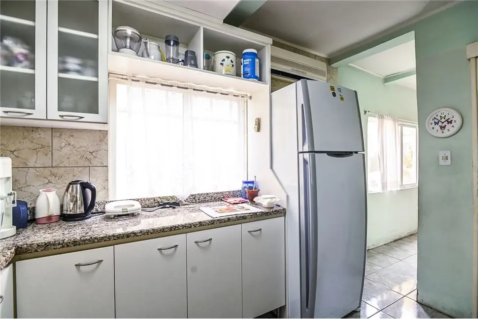Casa com 2 quartos à venda, 149m2 em Passo da Areia, Porto Alegre - RS - imagem 9 Foto 9 de Casa com 2 quartos à venda, 149m2 em Passo da Areia, Porto Alegre - RS
